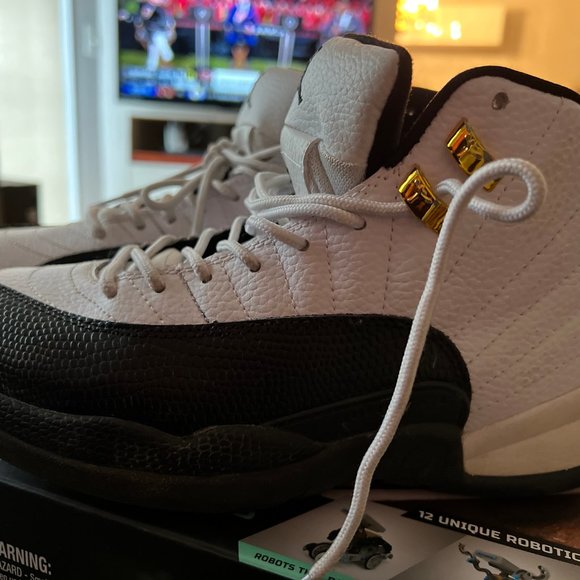Jordan 12 - Picture 2 of 2